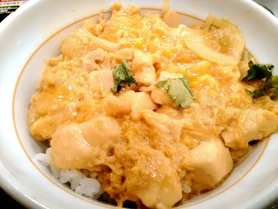 なか卯の親子丼😆
ふわとろ～✨|深夜特急fさん