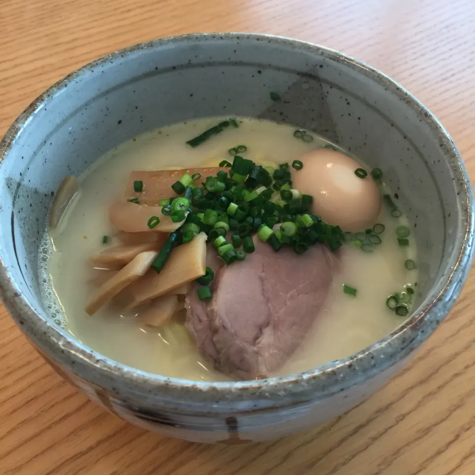 鶏白湯ラーメン|愛ペガさん