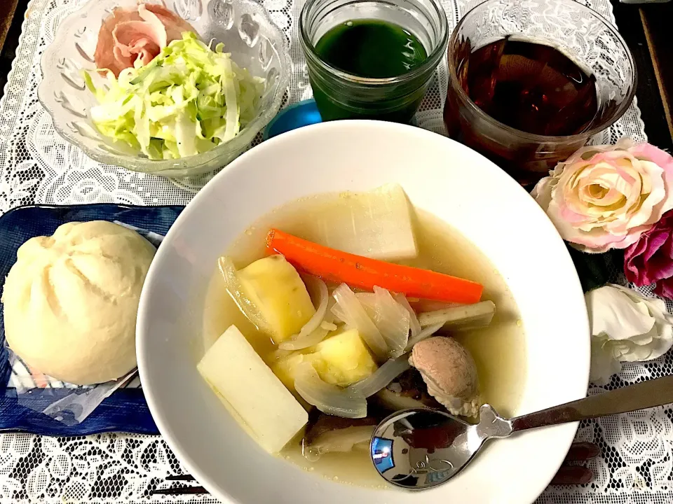 Snapdishの料理写真:根菜とヘレ肉のポトフ💕とレモンたっぷりコールスローサラダ🥗|noeさん