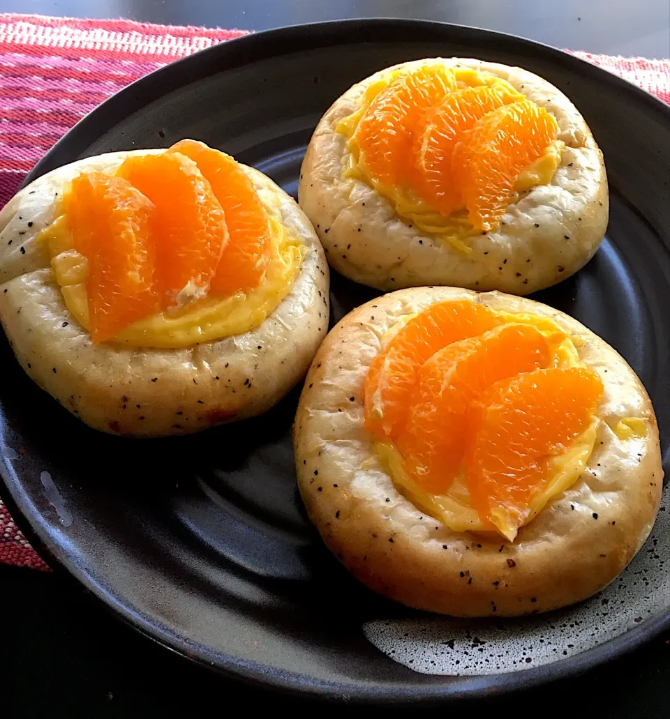 Orange custard bread|Melia Sandya Utamiさん