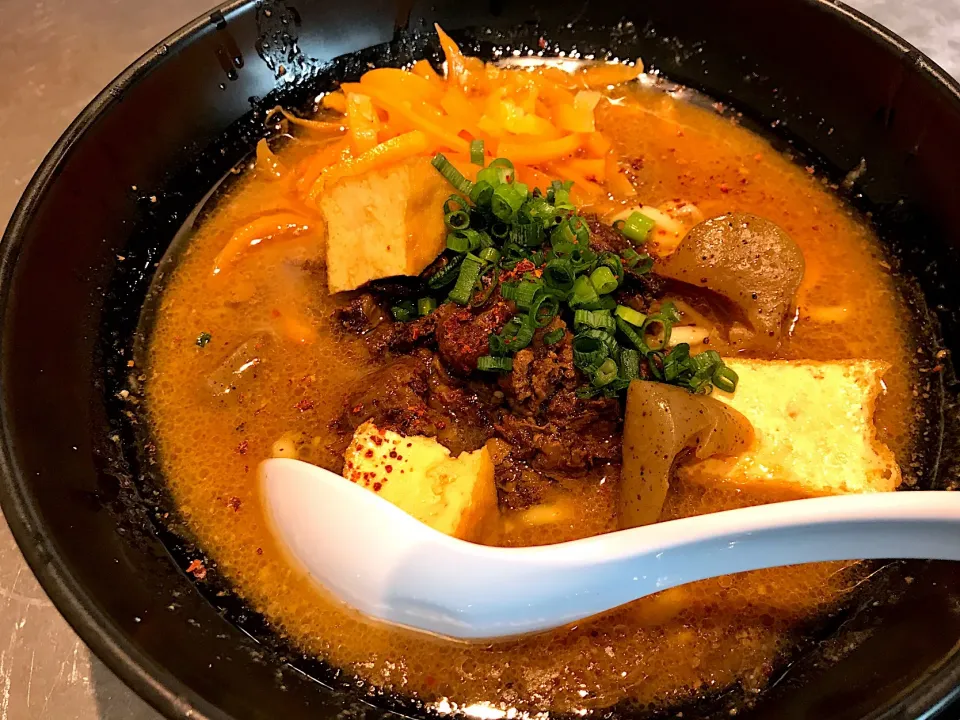 ソラノイロの限定麺・沖縄もとぶ牛の牛すじ味噌ラーメン|TonyYamadaさん