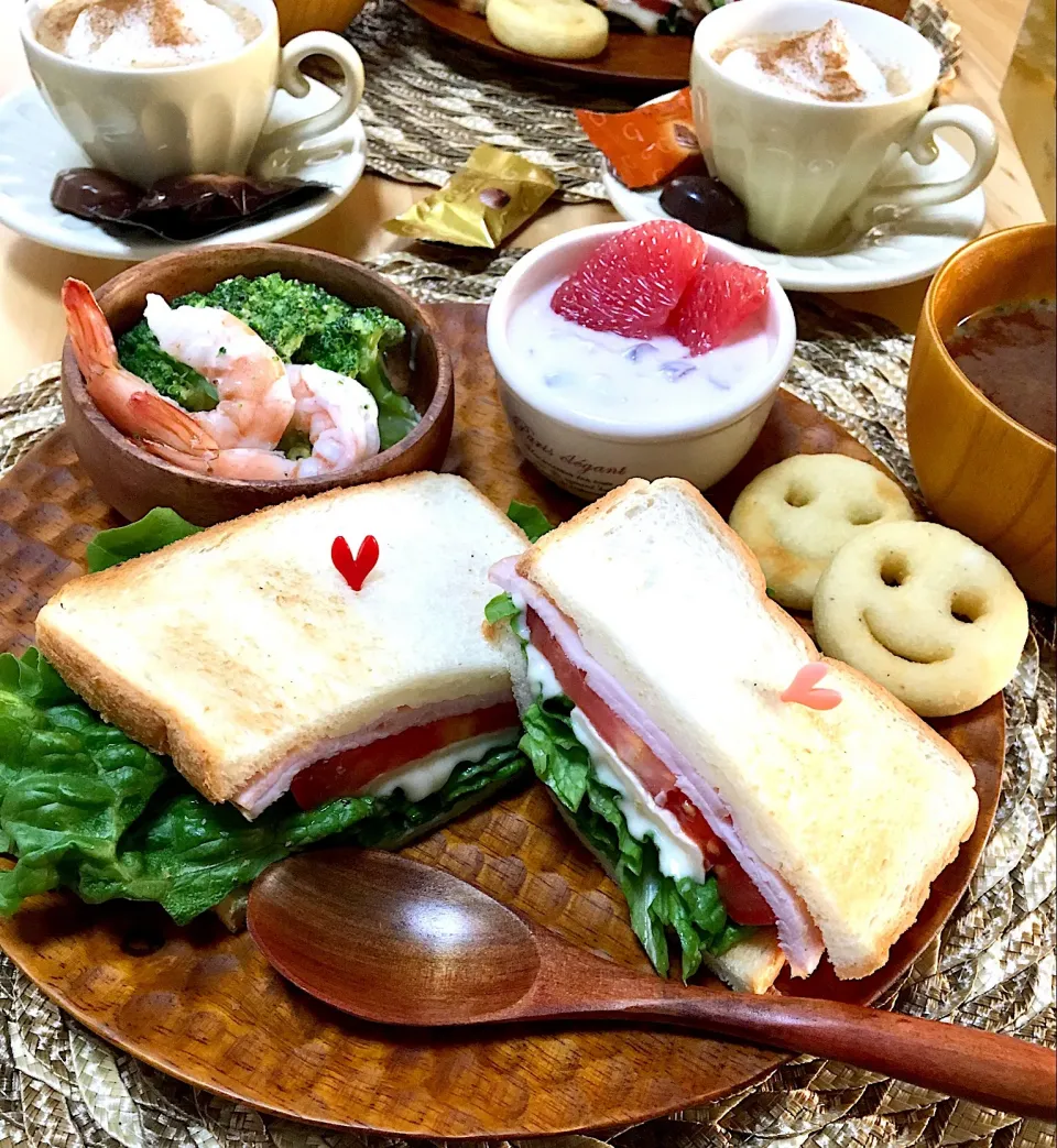 Snapdishの料理写真:おうちカフェ風サンドイッチランチ|シフォンさん