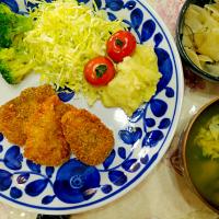 2018.1.29（月）
一口ひれかつ
大根の昆布漬け
ほうれん草と卵の味噌汁