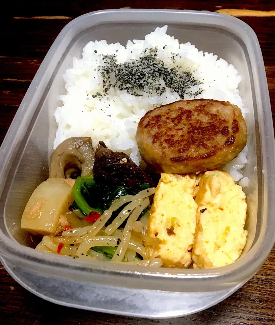 昼ごはん🌞
お弁当🍱
ハンバーグ  葱入り卵焼き
大根とツナの煮物  ちくわ
マグロ血合のしぐれ煮
モヤシと蕪の葉のピリ辛ナムル
白飯  黒ゴマ|ぽんたさん