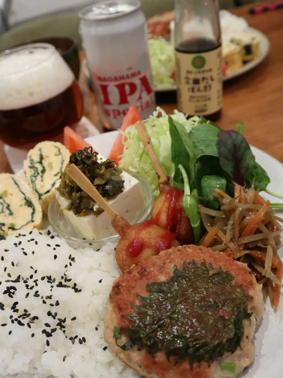 つくね鍋ののこりもんで、つくねバーグと色々ワンプレート😋🍻|なかじー。さん