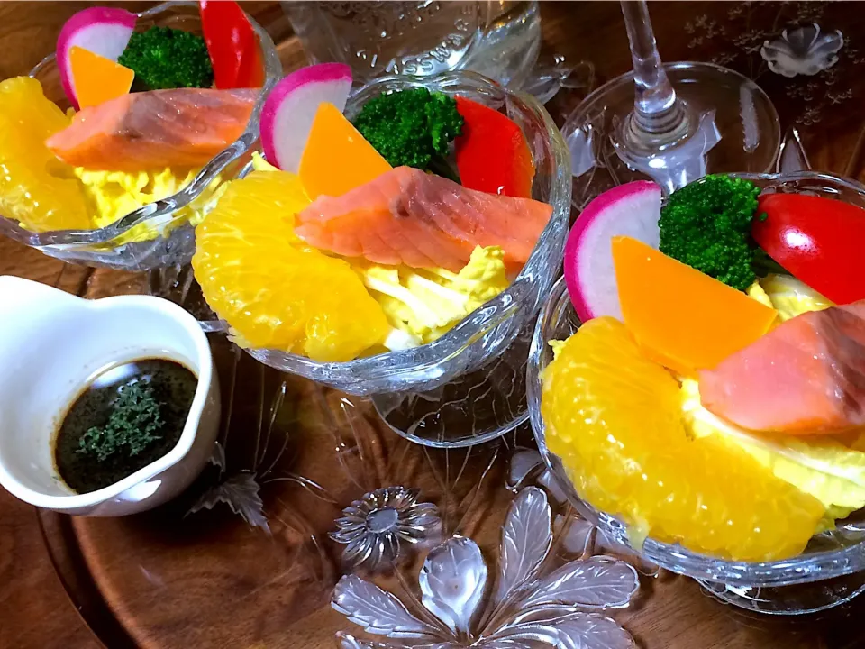 はっさく・はくさい・さーもん🐟サラダ🥗🍸バルサミコドレッシング🌹|ぱぴこ家さん