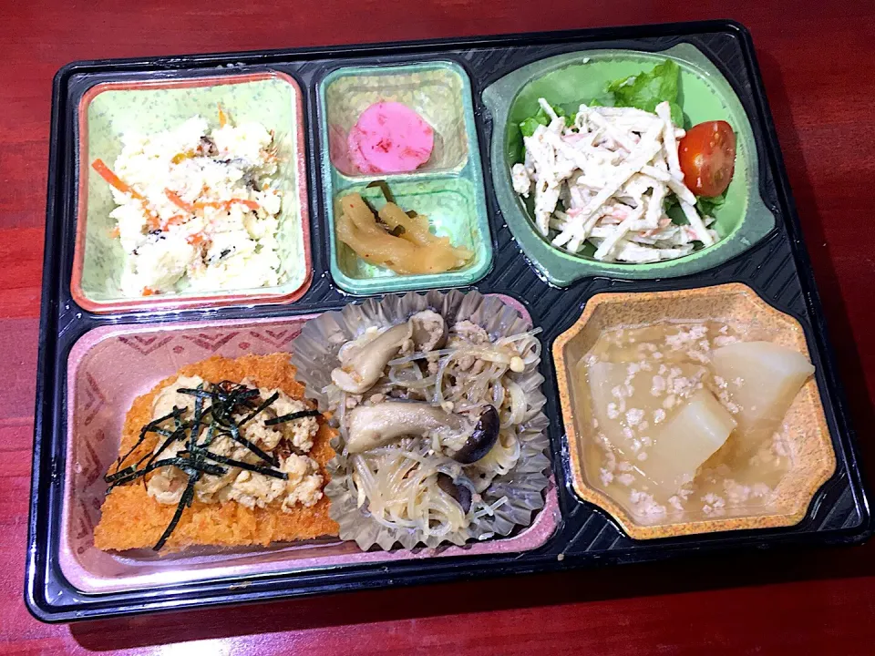 カツ煮 日替わり弁当 豊川市豊橋市一部エリア宅配|Naokazu Kuritaさん