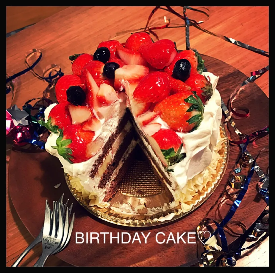 HAPPY な BIRTHDAY CAKE🍓|まどさん