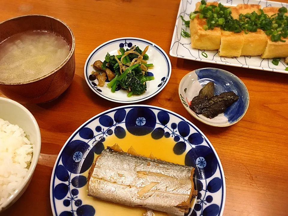 Snapdishの料理写真:1/30 夕飯♪ 太刀魚の煮付  小松菜のなめ茸和え  白菜と大根のスープ  茄子煮浸し  栃尾の油揚げ|ikukoさん