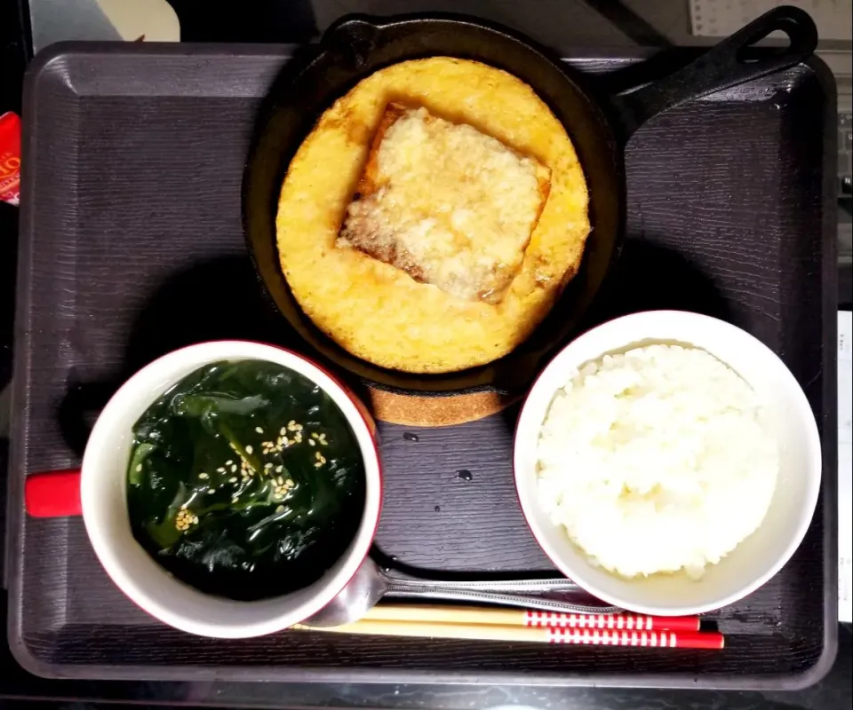 Snapdishの料理写真:今日の晩御飯

 #もとずきっちん 
    #豆腐ステーキ
    #ワカメスープ|やまもとさん