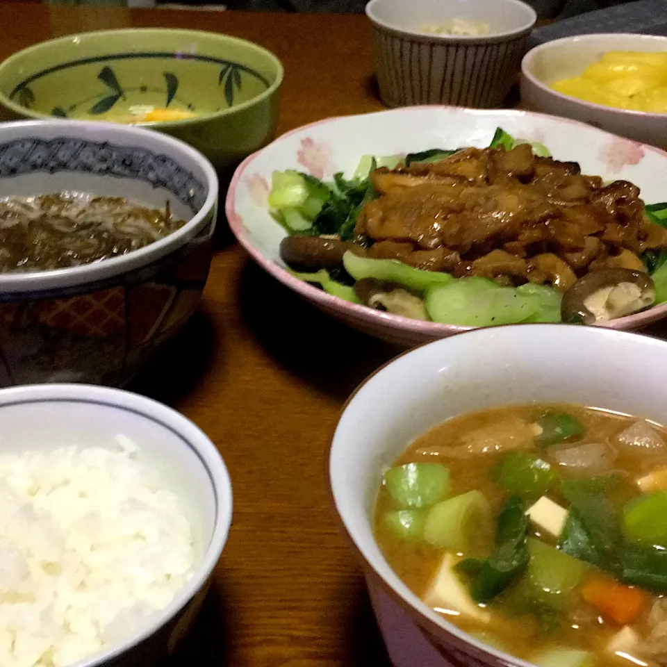 Snapdishの料理写真:豚汁、鳥照り焼き切り落とし載っけ青梗菜炒め、もずく酢、月見とろろ(長芋)|星猫さん