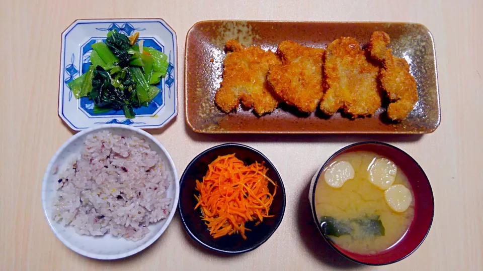 1月１２日　豚カツ　チンゲン菜のにんにく蒸し　にんじんサラダ　お味噌汁|いもこ。さん