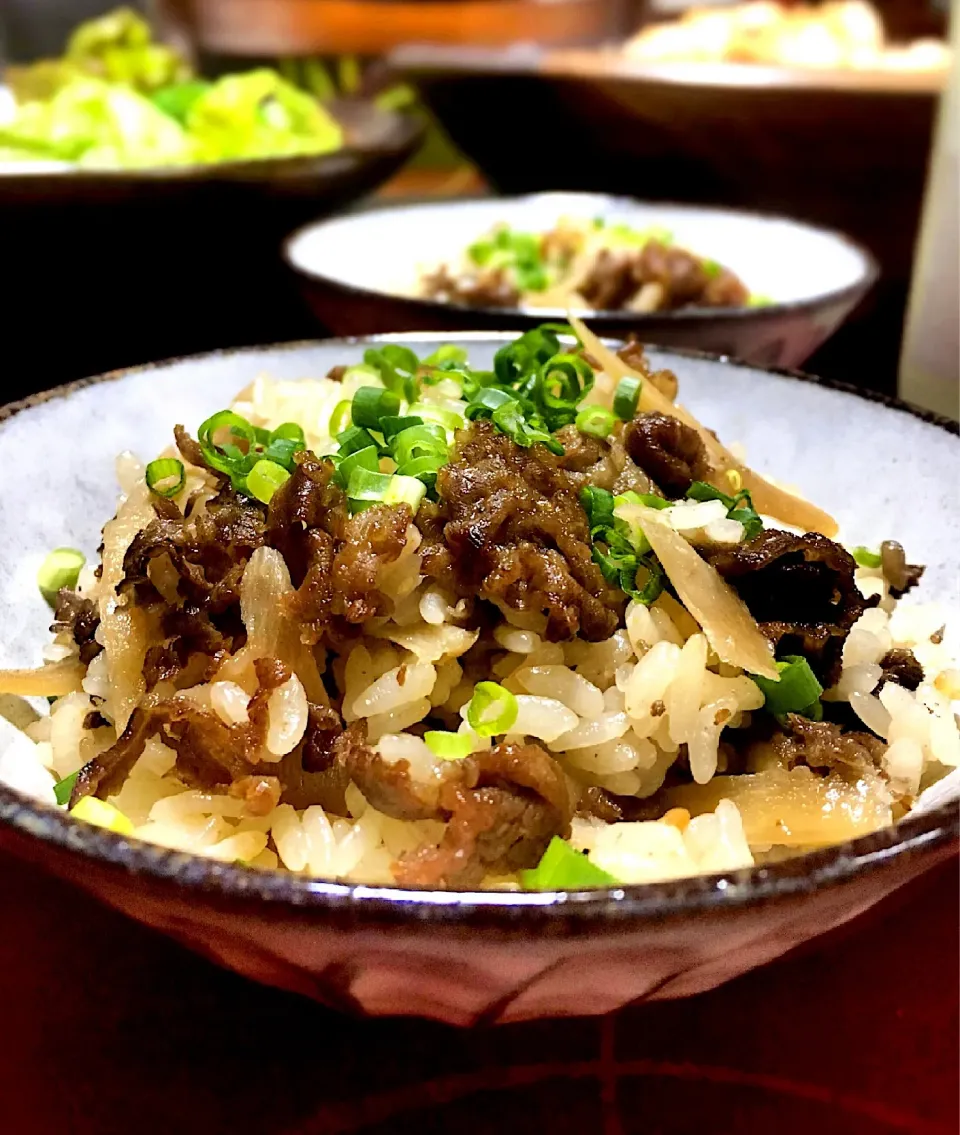 牛肉とごぼうの炊き込みご飯✨|七味さん