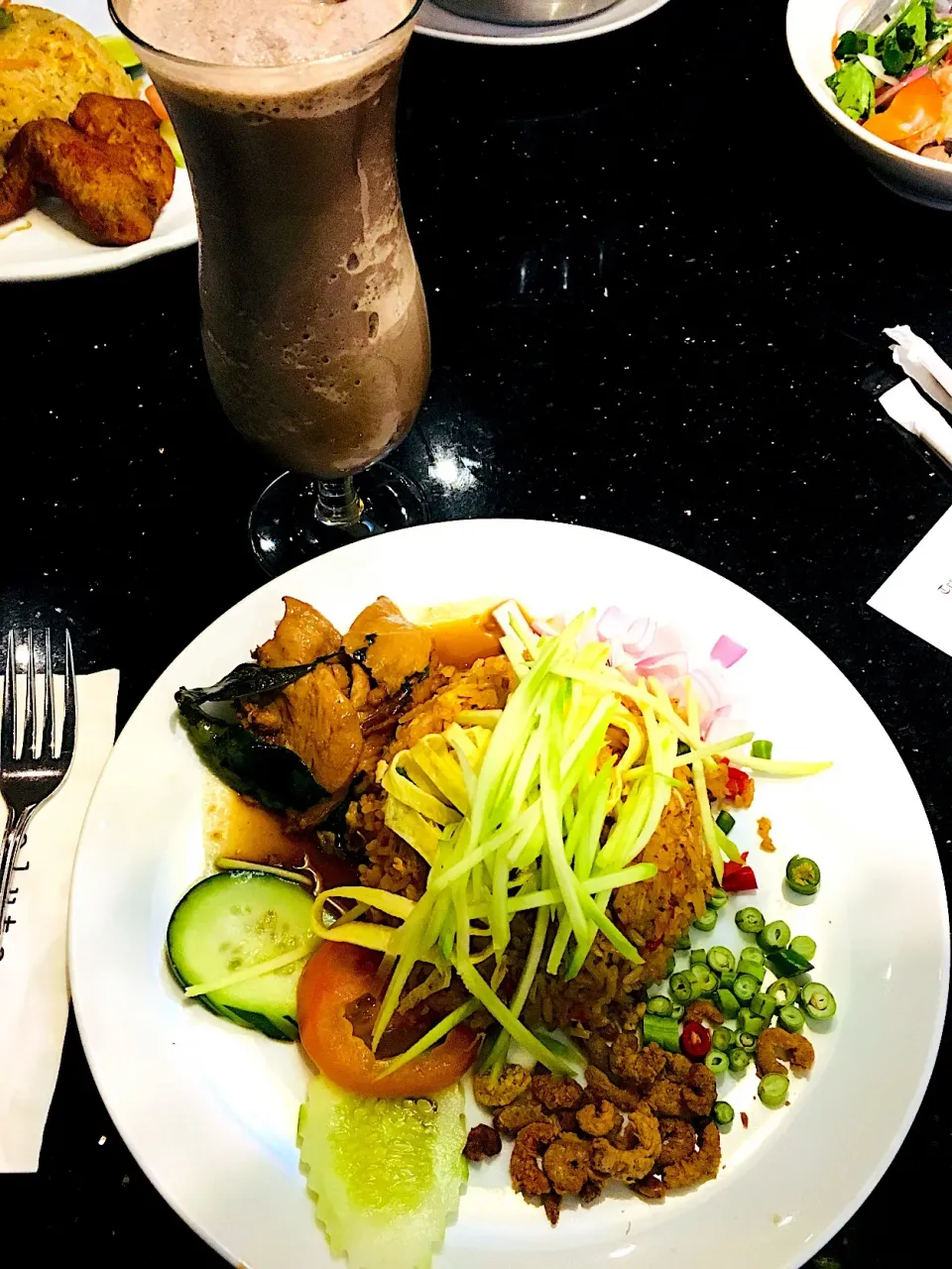 Thai Fried Rice & Chocolate Smoothie|IZZAH RAHMALIさん