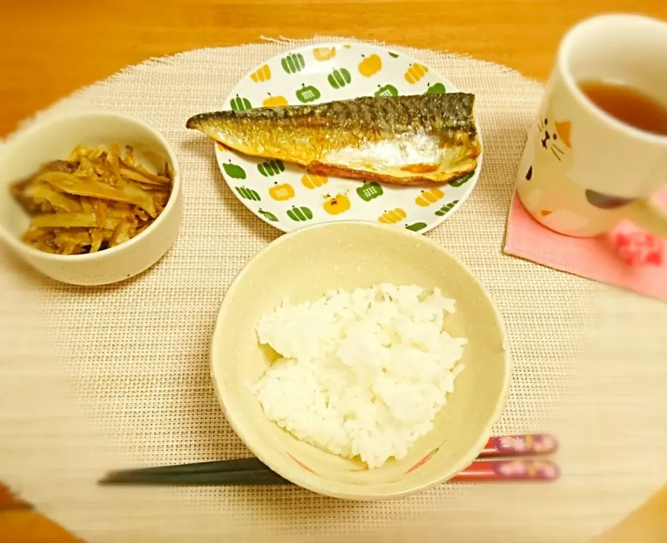 サバの塩焼き 牛ごぼうのしぐれ煮|buupiiiさん