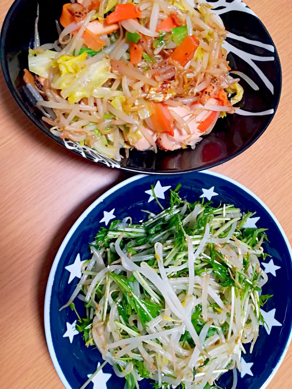 Dinner #野菜炒め創味シャンタン味 #水菜の胡麻油あえ|tamakiさん