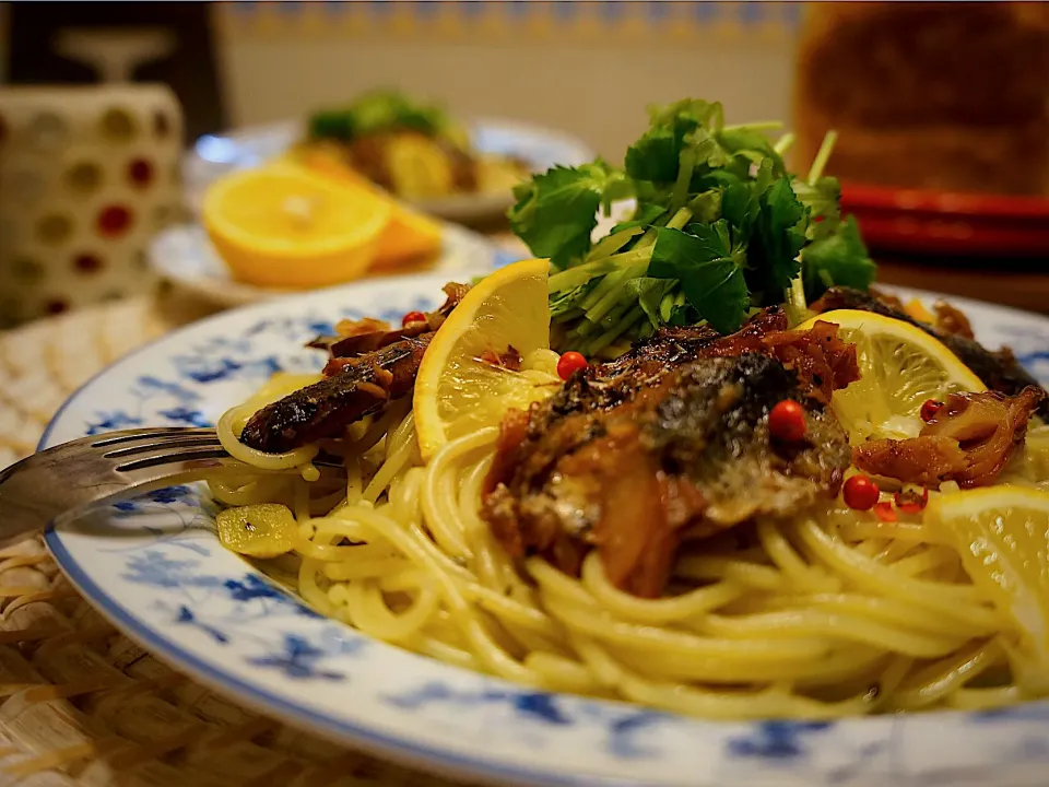 サンマ缶と三つ葉のレモンオイルパスタ（無農薬の国産レモン🍋使用）|paaruさん