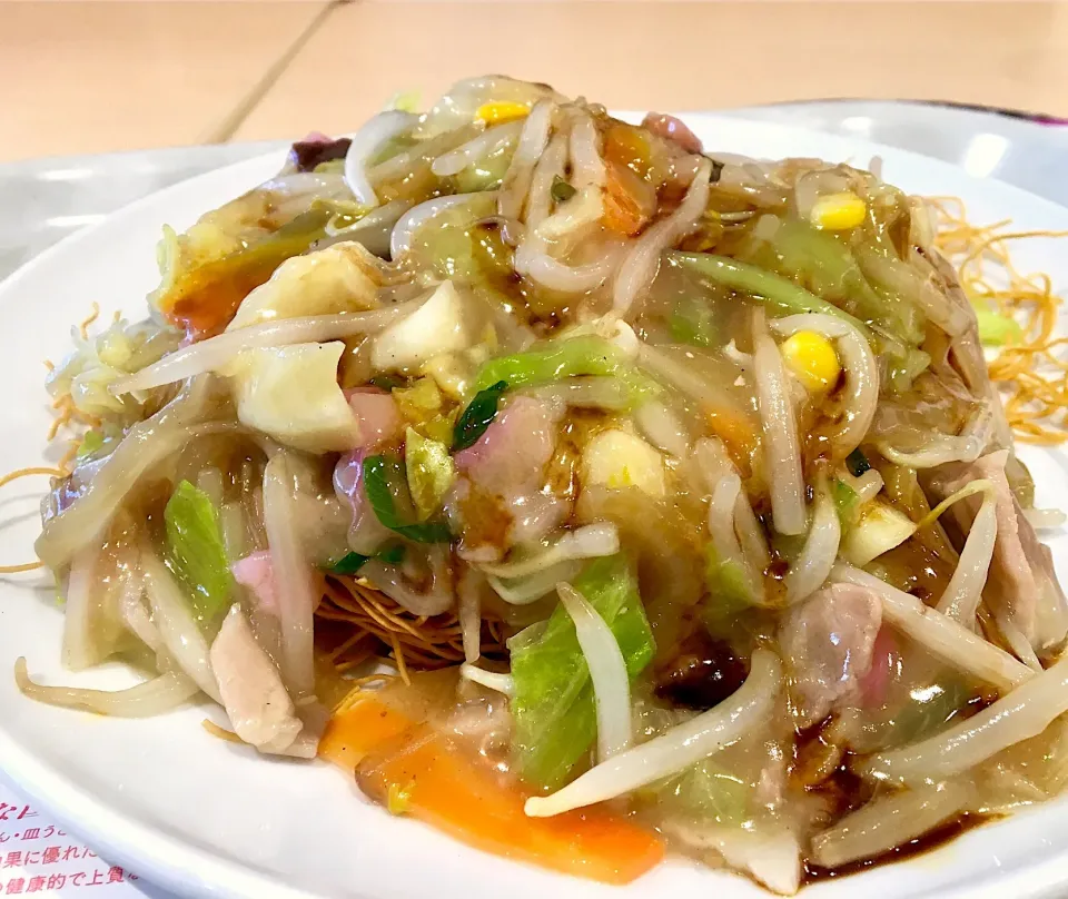 昼ごはん🌞🍽
皿うどん😋 皿うどんソース（略して皿ソース）
と洋がらしタップリかけて。|ぽんたさん