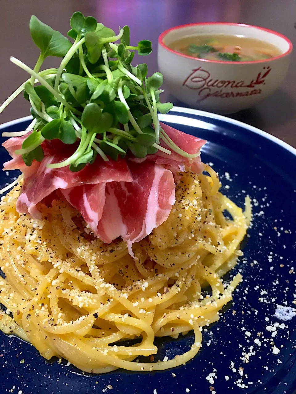 ⭐️生ハムのカルボナーラ
⭐️野菜たっぷりコンソメスープ|よっちぃさん