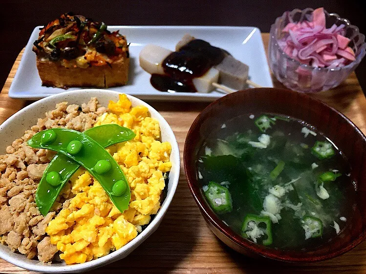 ⭐️2色丼
⭐️オクラとわかめのスープ
⭐️サラミと玉ねぎのマリネ
⭐️味噌田楽
⭐️厚揚げの千草焼き|よっちぃさん