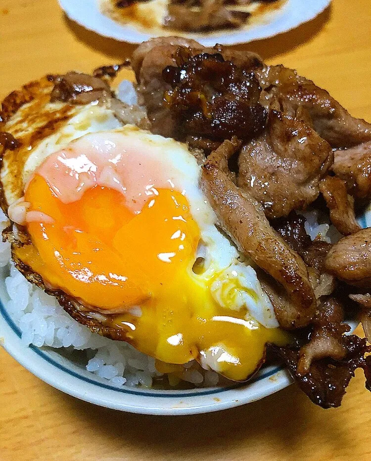 雑めし！ヤル気なき肉TKG目玉焼き丼🍳ポークエッグ|ガク魁‼︎男飯さん