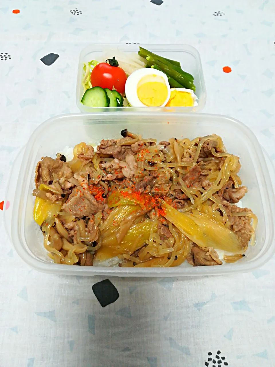 Snapdishの料理写真:牛丼弁当|とにおさん