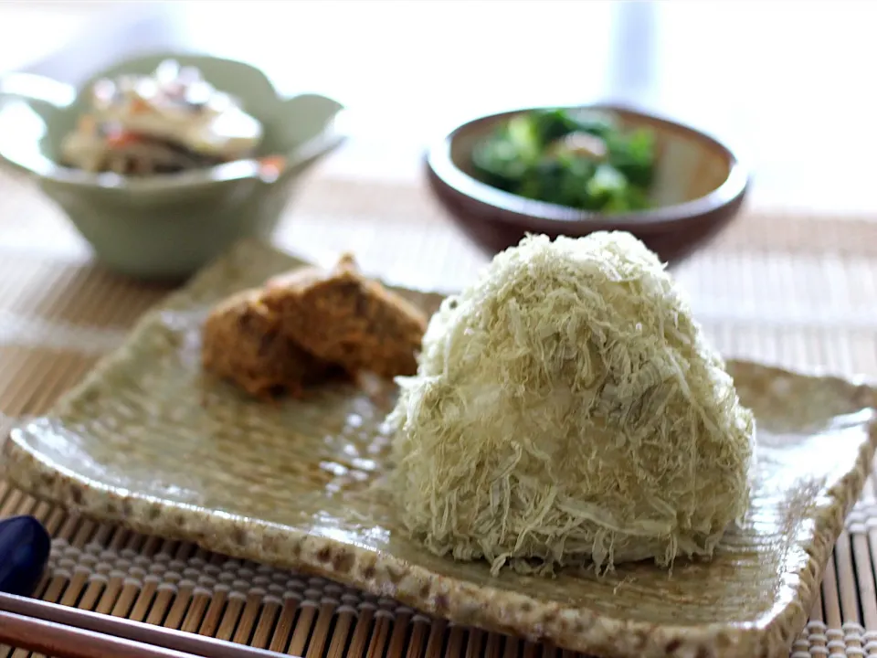 今日の朝ごはんは、とろろこんぶのおにぎり|sono.kさん