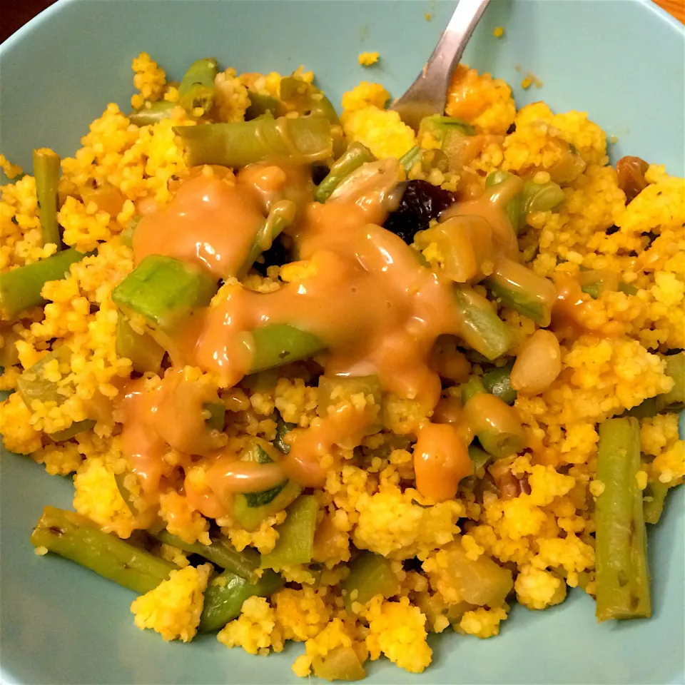 Couscous with nuts, dried fruit, zucchini, green beans and peanut sauce 🍴|MissYumYumさん