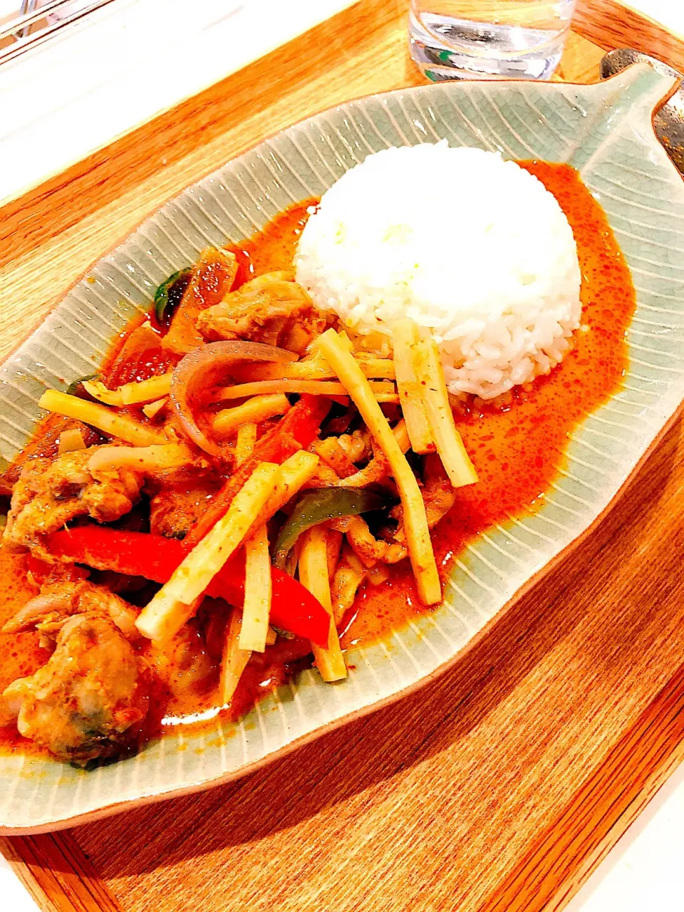 Red Curry

#レッドカレー #タイ料理|hipboaさん