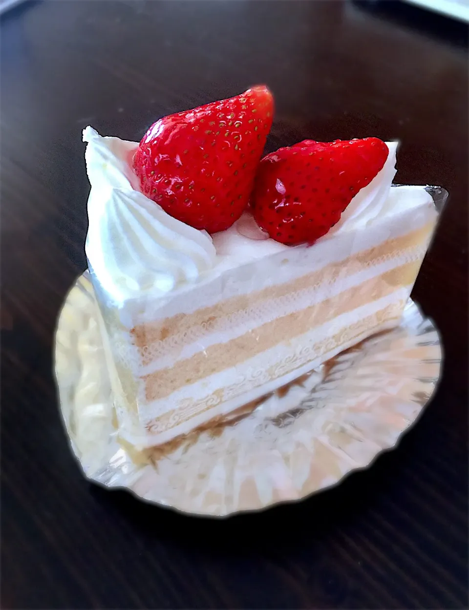 Snapdishの料理写真:旧商店街にある洋菓子店の苺ショートケーキ🍓
220円☺️
美味しい🍰|和さん