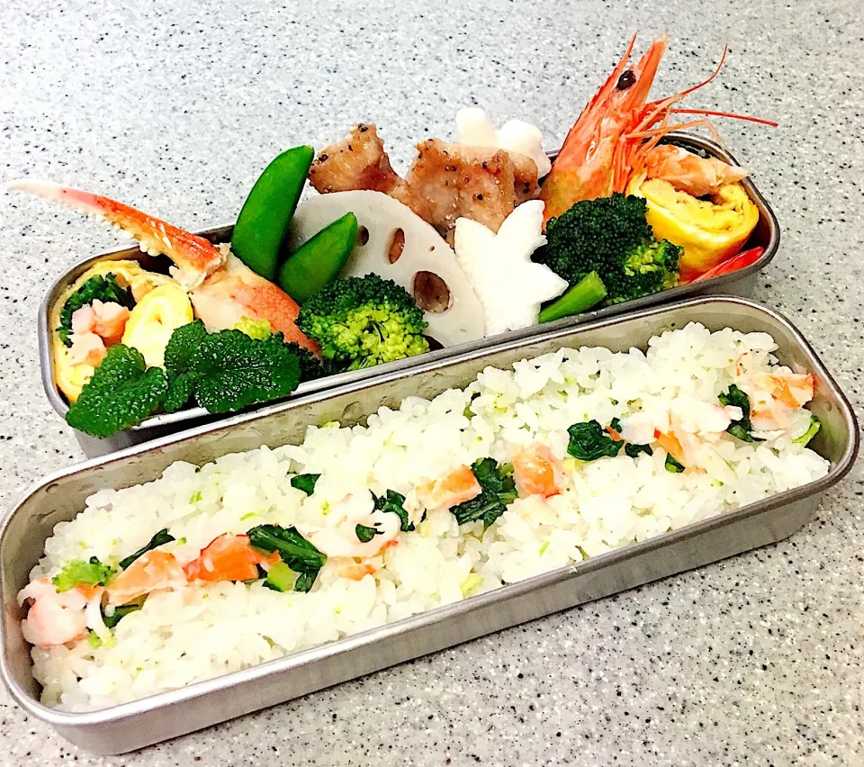 Snapdishの料理写真:#今日のお弁当 
#海老の炊き込みご飯🦐
#茹で海老🦐
#ズワイガニ爪🦀
#ポークチャップ🐽
#ブロッコリー
#レンコン
#山芋
#海老入りだし巻き卵|Satomi Sakaueさん