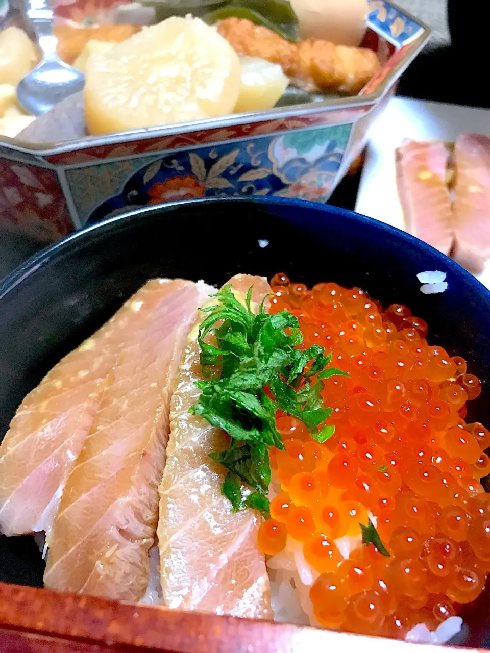 本マグロといくら2色丼|シュトママさん