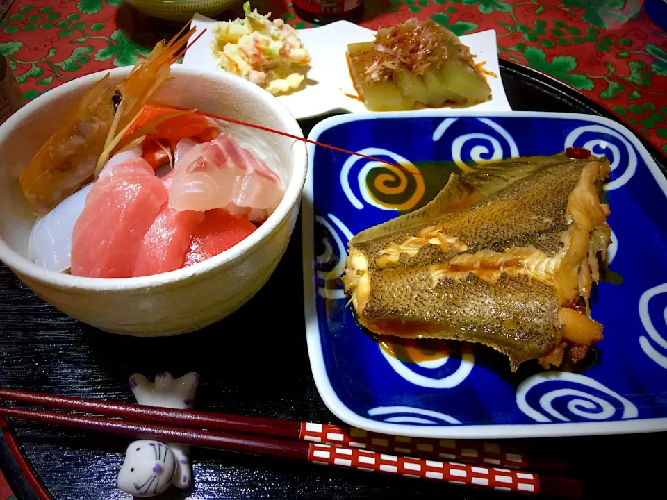 Snapdishの料理写真:我が家はお魚🐟🐟🐟🐟の日🙆🏻  ミニ海鮮丼💕|keikoさん