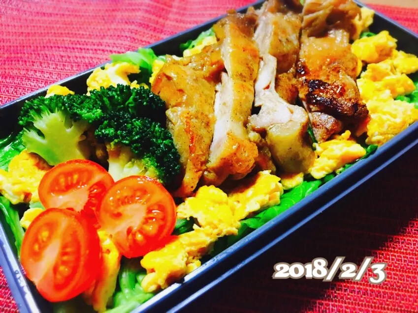 りまこさんの料理 簡単チキンロースト❤️はちみつとオイスターソース 下のレタスがとてもおいしい💕丼弁当( ´͈ ᗨ `͈ )◞♡⃛|じゅんけさん