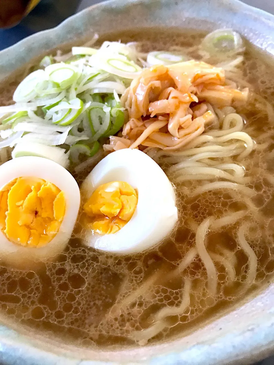 Snapdishの料理写真:ラーメンを作ってみたよ〜！ラーメンにはゆで卵が必須だね〜|Tomyさん