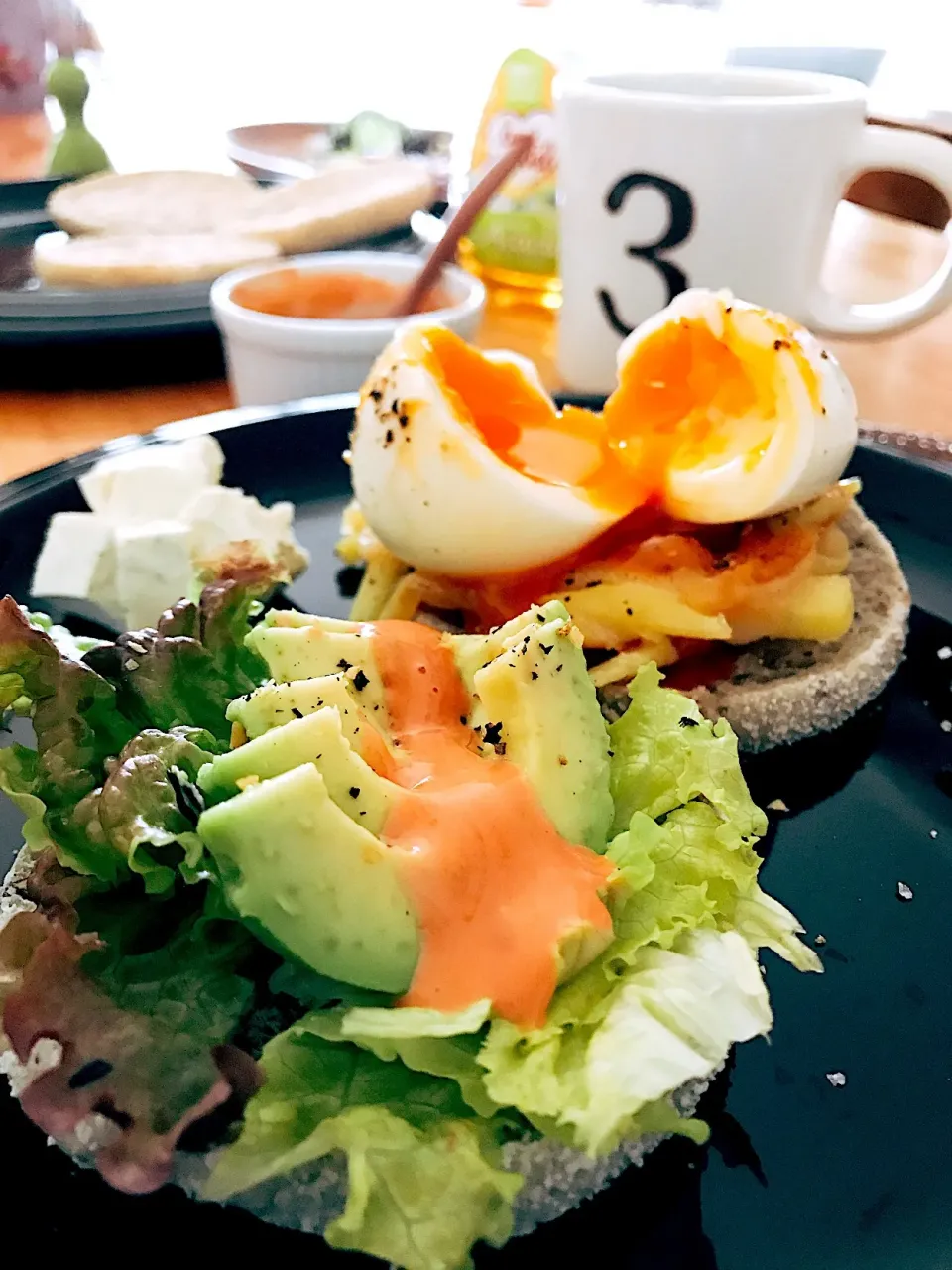 Snapdishの料理写真:ハム、チーズポテトガレット、
アボカドのエッグベネディクト風🍳|yukikiさん