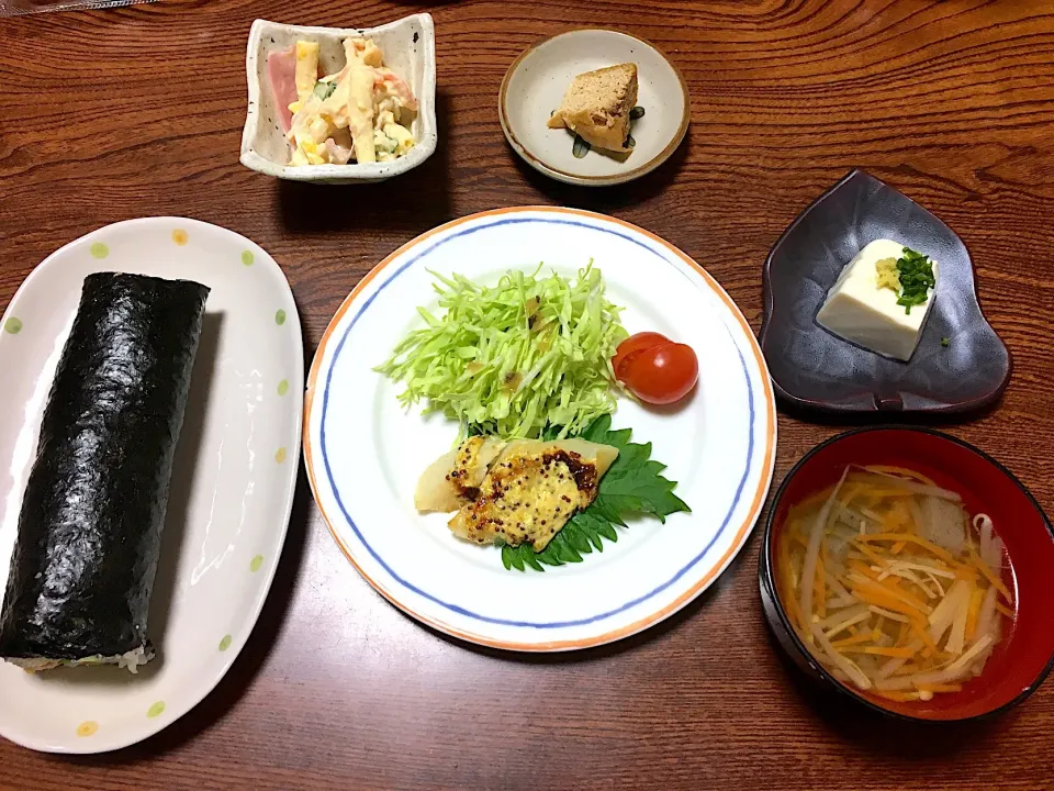 Snapdishの料理写真:恵方巻きご飯🍣|めいこさん