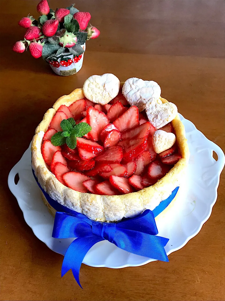 Snapdishの料理写真:シャルロットケーキ🍓|Miki (^_−)−☆さん