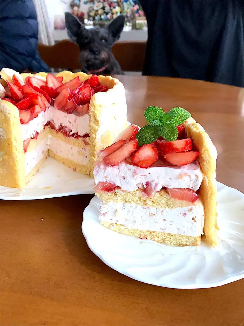 Miki (^_−)−☆さんの料理 シャルロットケーキ🍓|Miki (^_−)−☆さん