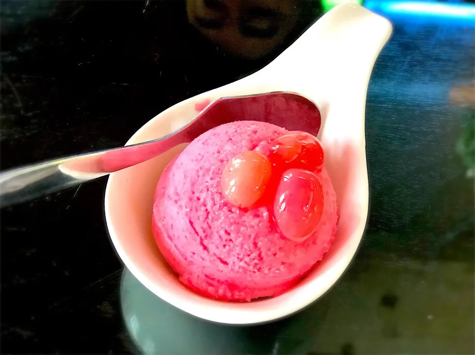 Snapdishの料理写真:Bengal Currant sorbet@Bar ITim, Nakonrachasima.|Chalinee Kalyanamitraさん