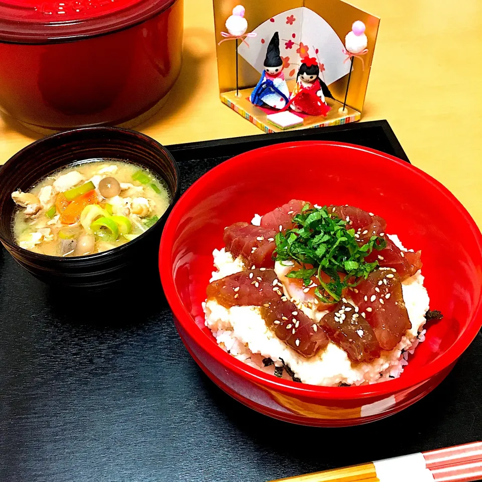 Snapdishの料理写真:山かけ漬けまぐろ丼|izuminnie08313さん