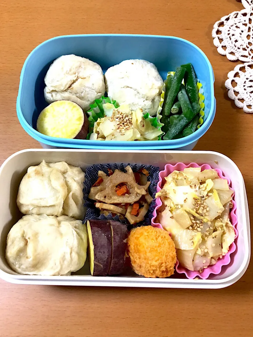 Snapdishの料理写真:肉まん弁当|もぐもぐさん