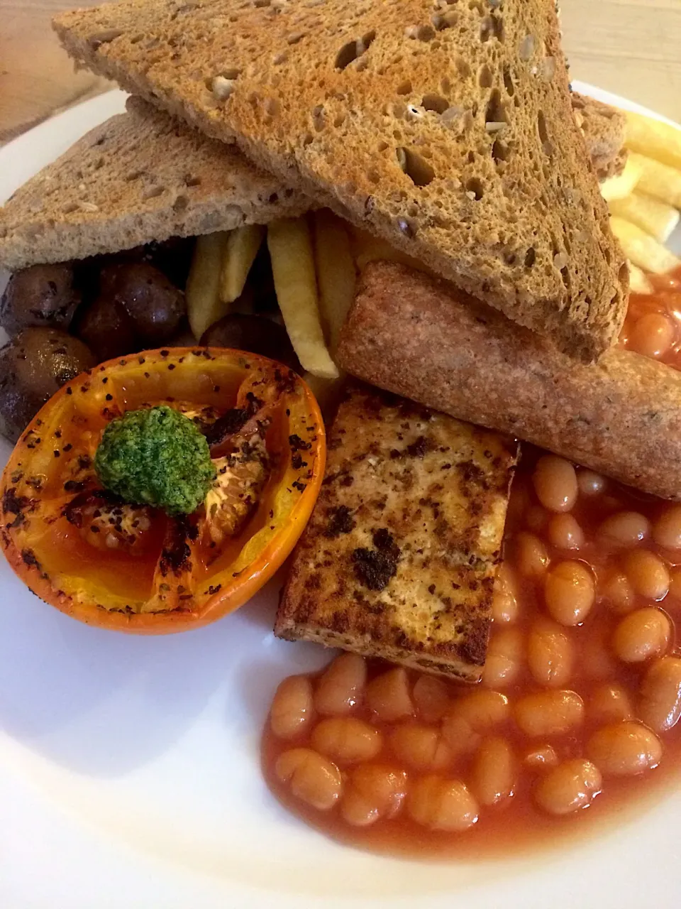 Vegan breakfast at Brighton's Wai Kika Moo Kau|Nick Hiderさん