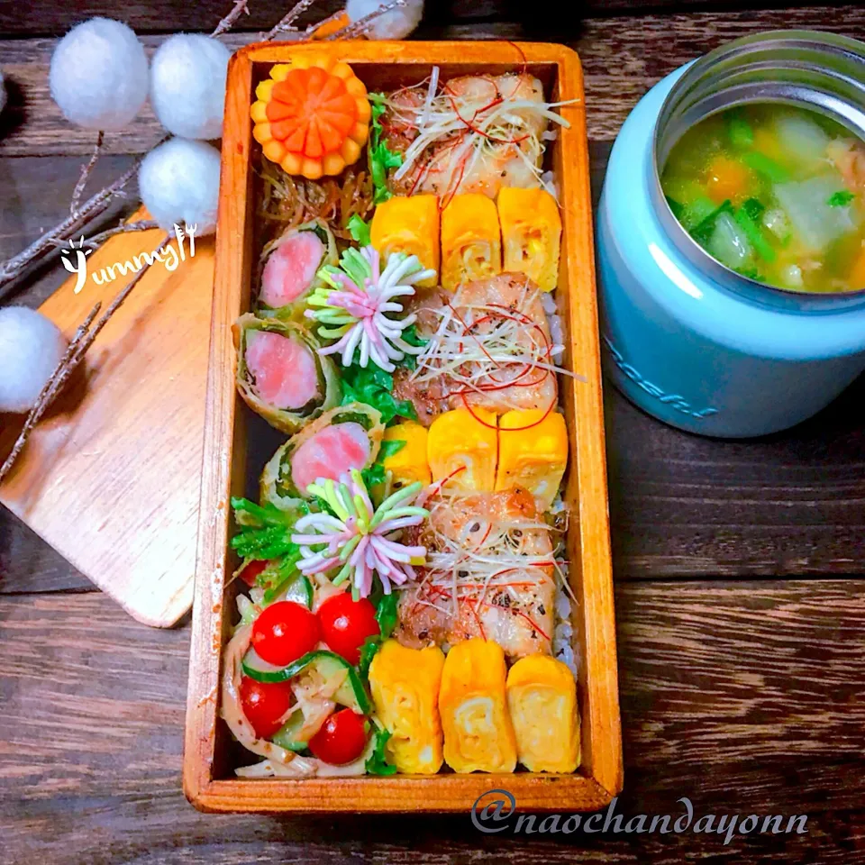 Snapdishの料理写真:今日のJKお弁当🍱
塩豚角煮炙りと卵焼きののっけ弁😊|naochandayonnさん