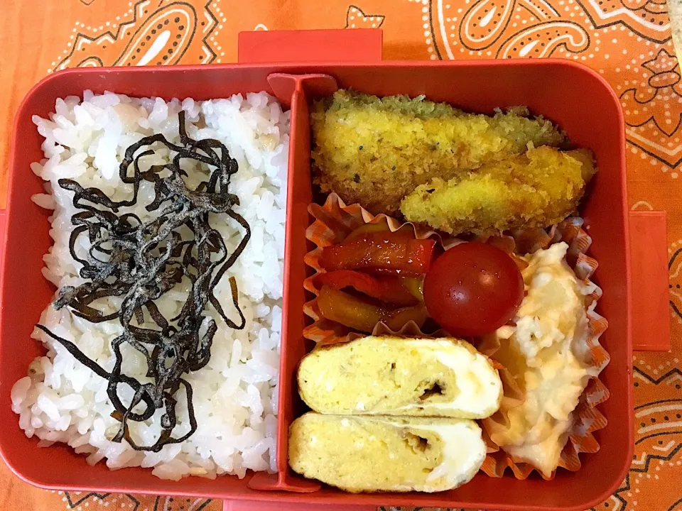 Snapdishの料理写真:♫2/5今日のお弁当♫〜ムネ肉カレー風味揚げ、だし巻き卵、パプリカきんぴら、ポテトサラダ、トマト〜|Satokoさん