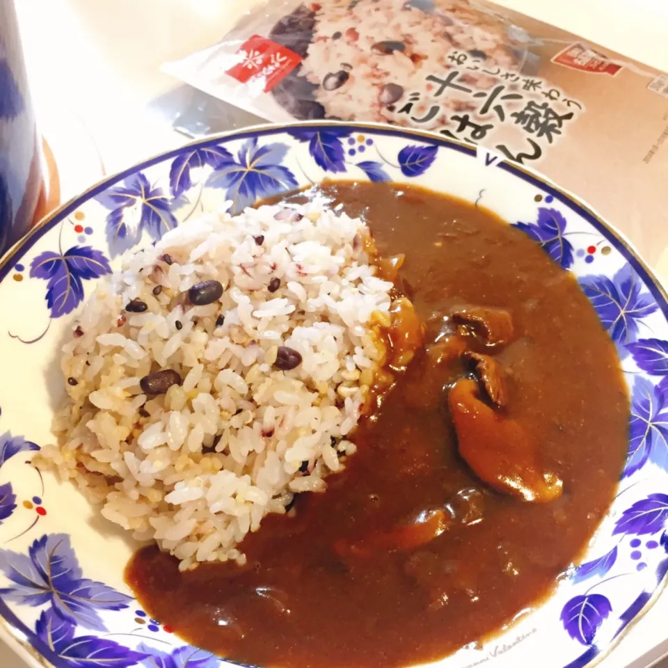 Snapdishの料理写真:デミカレー🍛なるものを作ってみました。 #デミグラスソース  #カレーライス  #雑穀米|nokorinさん