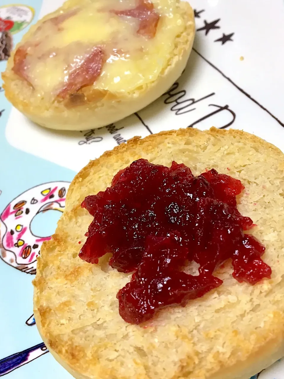 Toasted Sourdough English Muffins with Dutch Gouda and Hungarian Salami, and with Cranberry Jam|gonbenさん