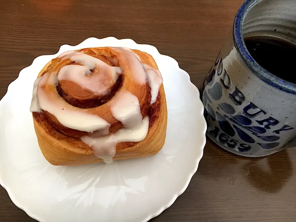 カルディのアップルシナモンロール🍎|カドラさん