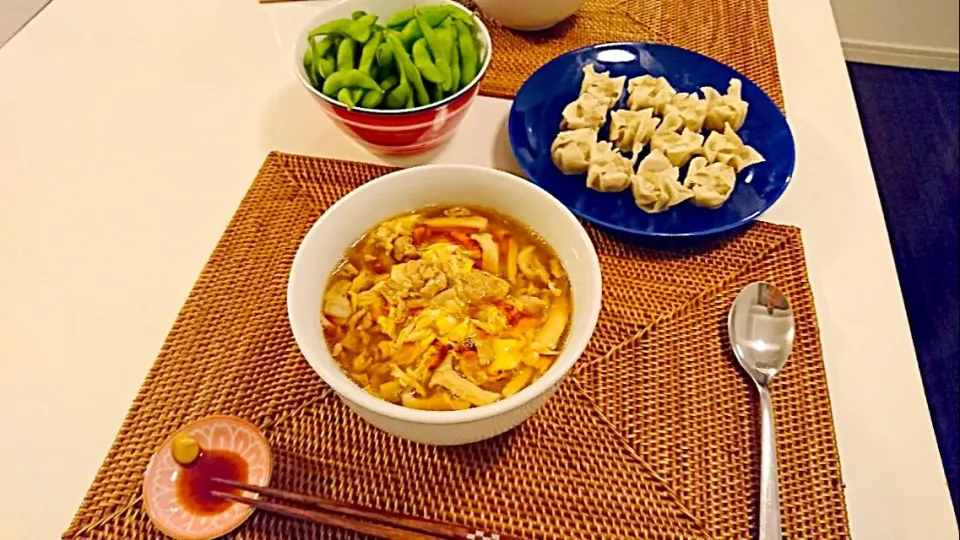 今日の夕食 酸辣湯麺、焼売、枝豆|pinknari🐰🌈さん