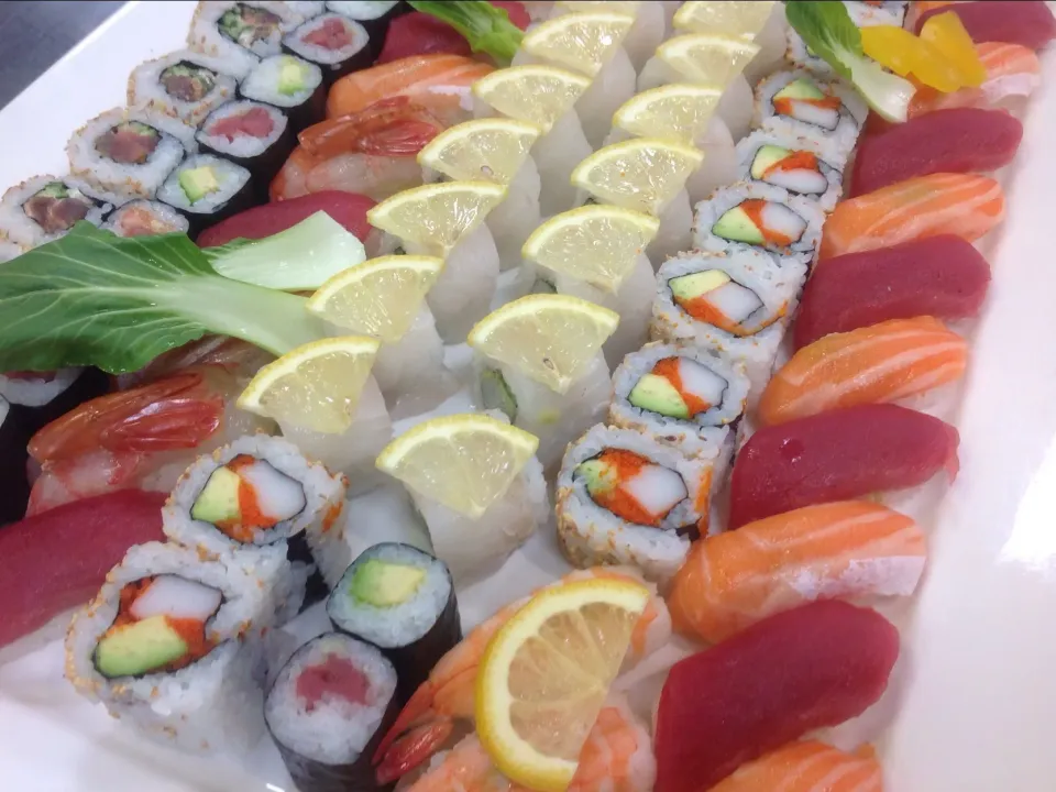 Sushi Party‼️Spicy Tuna Roll,Calif.Rolls!(Lol)|Chihiro Kさん